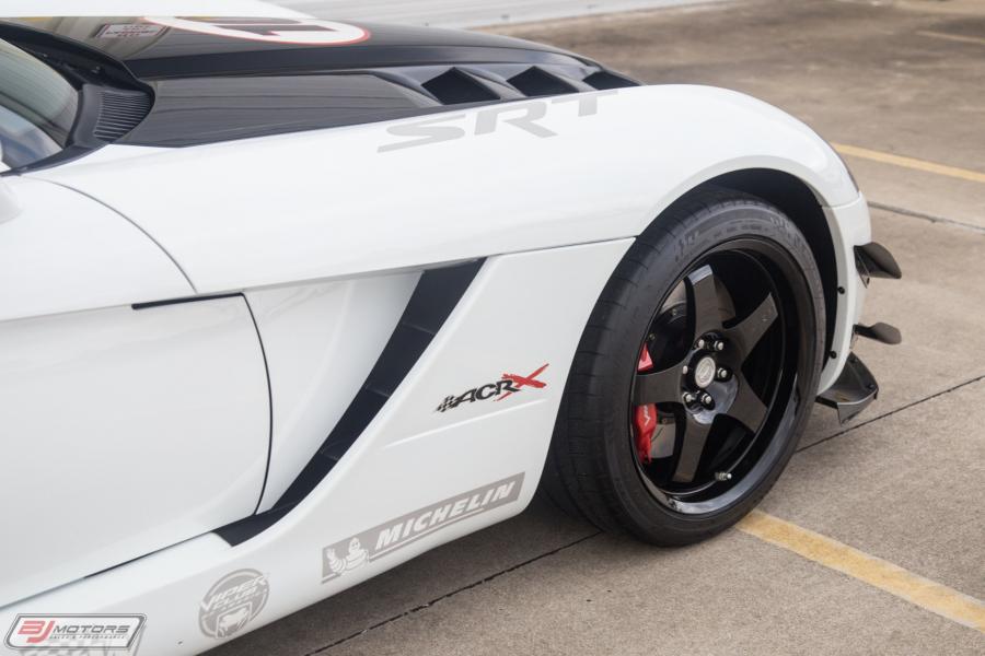 Детали экстерьера Dodge Viper SRT10 ACR-X (002) 2010 года  (фото 48 из 52)